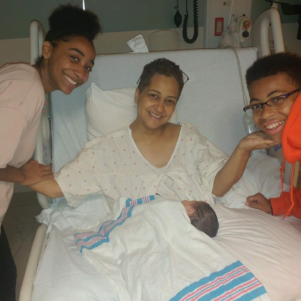 k-and-3-kids-newborn-baby-3-hospital-pic